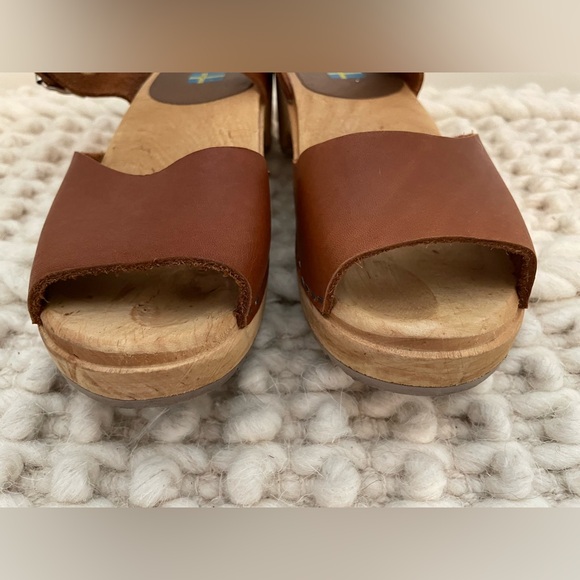 Mia Swedish Clog Sandals - Picture 4 of 9